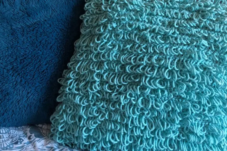 Crochet Cushion cover with the loop stitch 