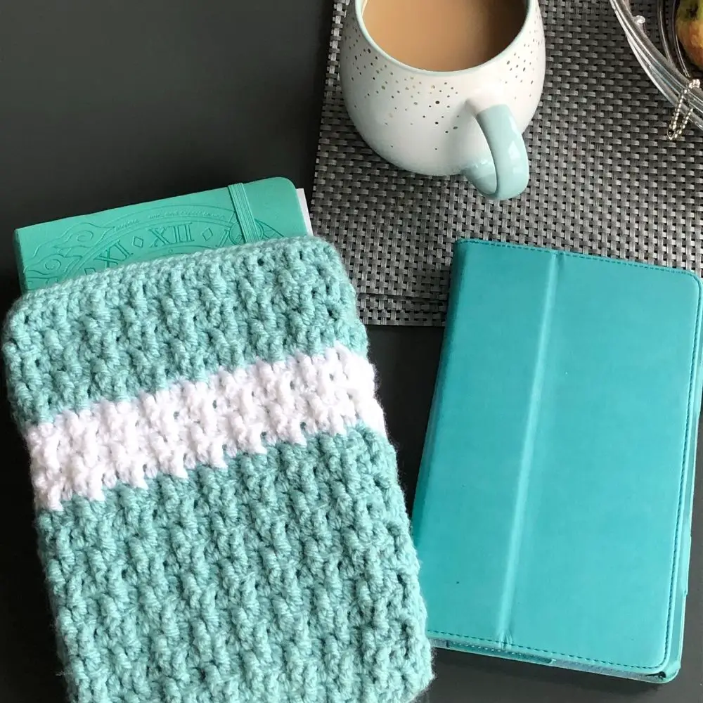 Crochet Book Cover: 15 Wonderful Crochet Patterns To Cover Your Books:  (Crochet Hook A, Crochet Accessories, Crochet Patterns, Crochet Books, Easy