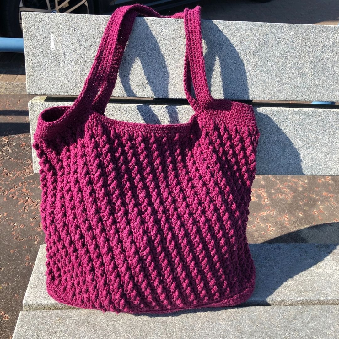 How to make an easy crochet tote bag - On the Bias Tote