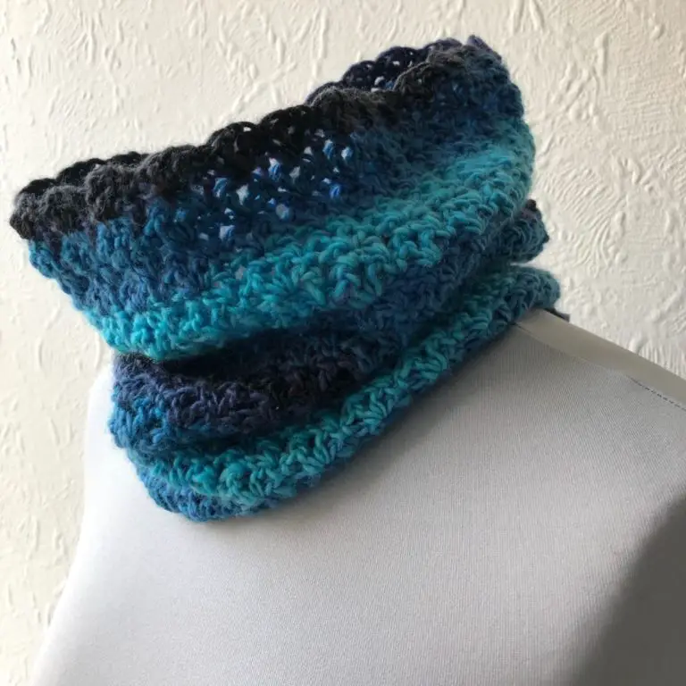 Easy one skein cowl crochet pattern – Glas Tide Cowl