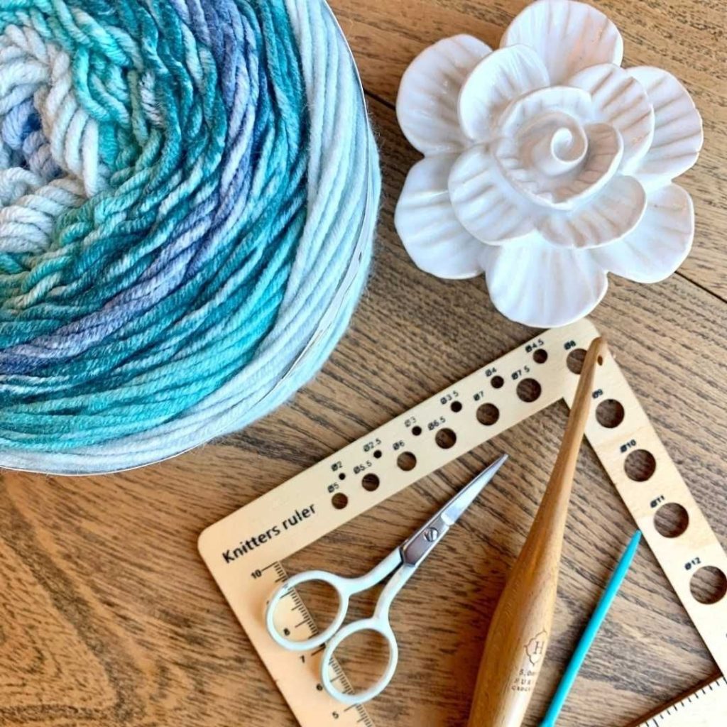 FREE Lightweight Crochet Cowl Pattern