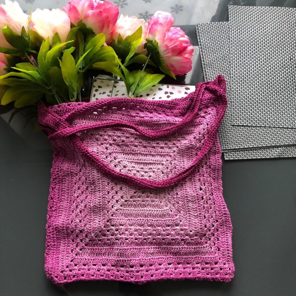 Granny Square Market Bag Free Crochet Pattern
