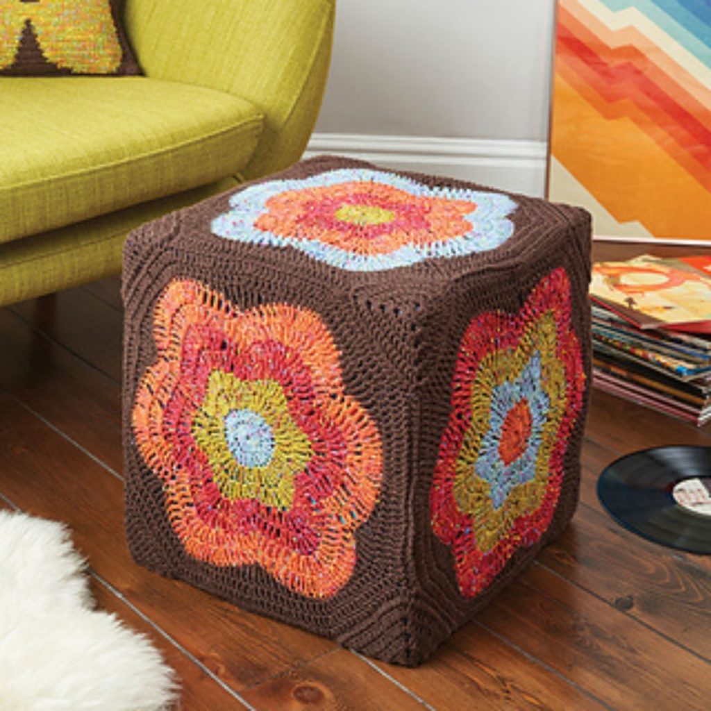 Big Blooms Easy Granny square crochet pouffe pattern