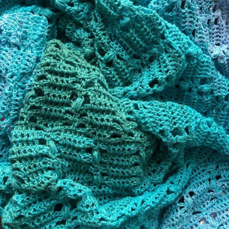 Free Easy rectangle shawl crochet pattern - Hawthorne Wrap