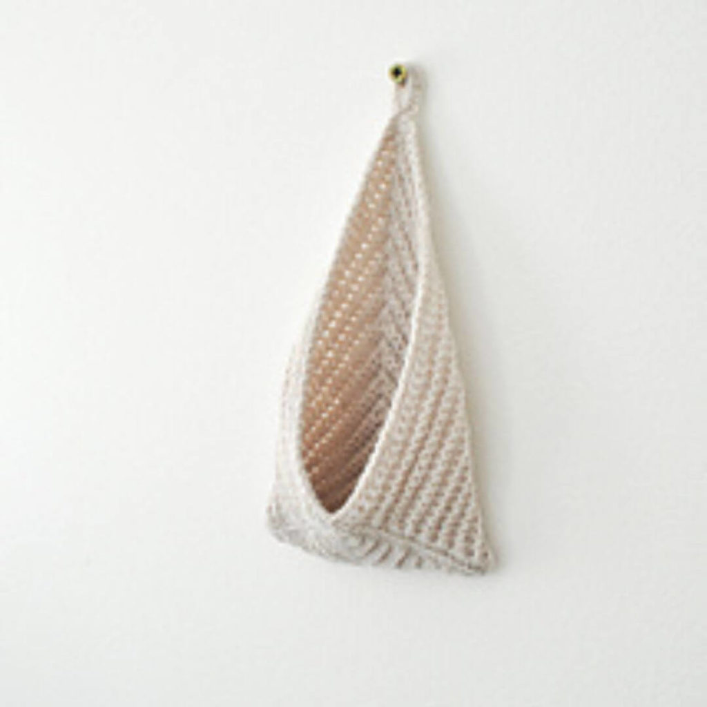 Hanging Basket easy crochet basket pattern
