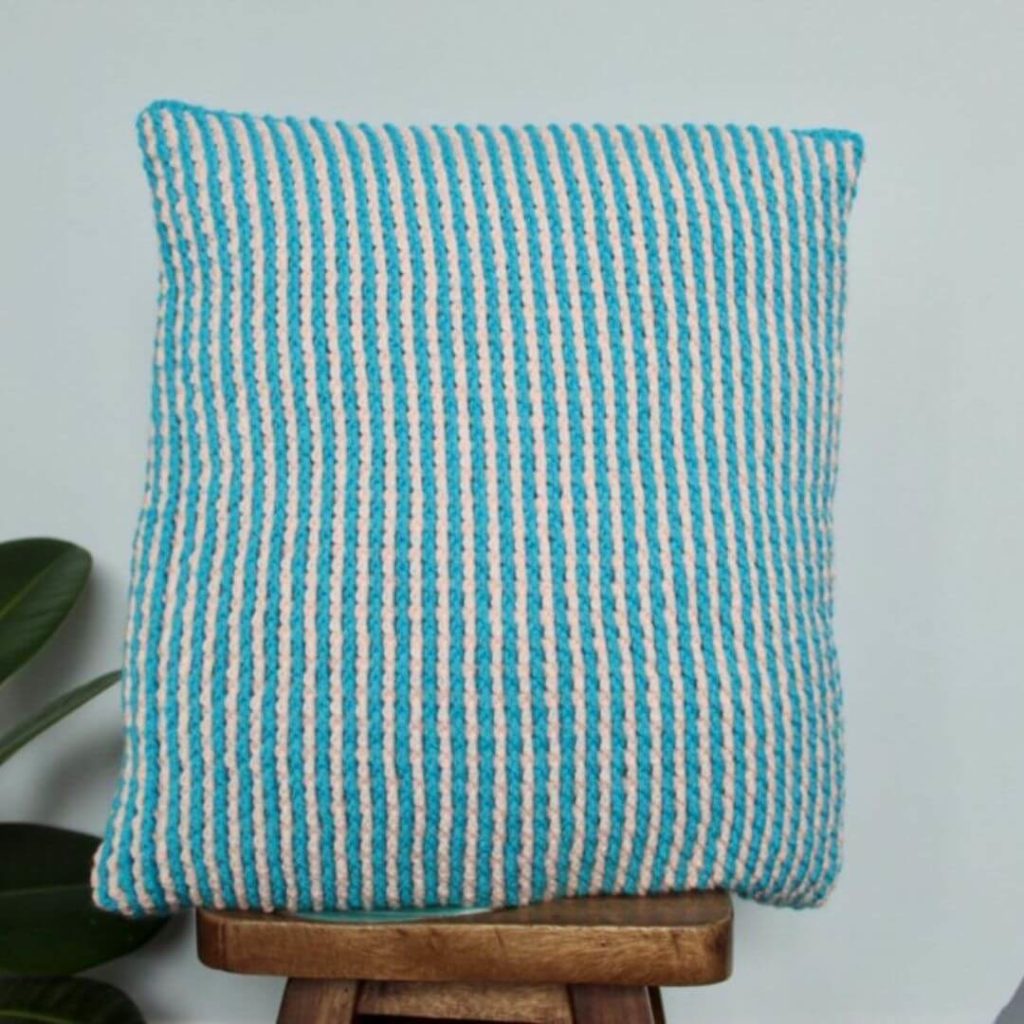 Pinstripes easy crochet cushion pattern