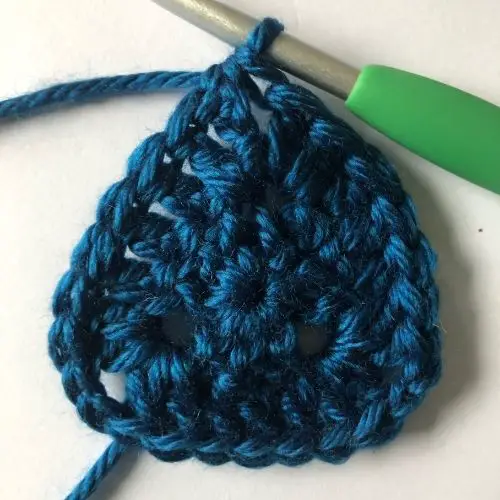 Solid Crochet Triangle Row 2 finish