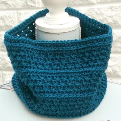 Crossed HDC Cowl The Crafty Therapist