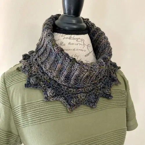 Royalty Cowl Simply Hooked by Janet