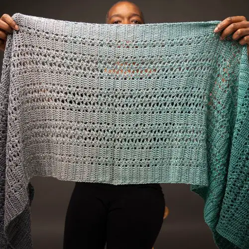 Easy one skein rectangle shawl crochet pattern – Minerva